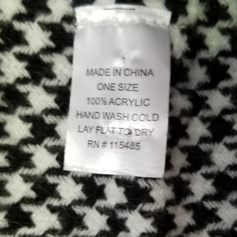 Houndstooth Fringe Poncho - Picture 5 of 5